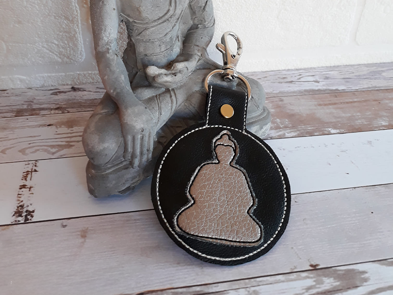 Yoga Schlüsselanhänger - ITH-Stickdatei